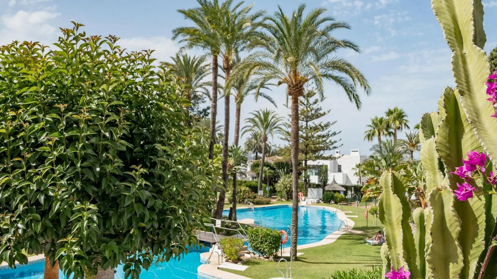 Ab3 - Spacious Holiday Home, Puerto Banus Μαρμπέλλα 0*,  Ισπανία